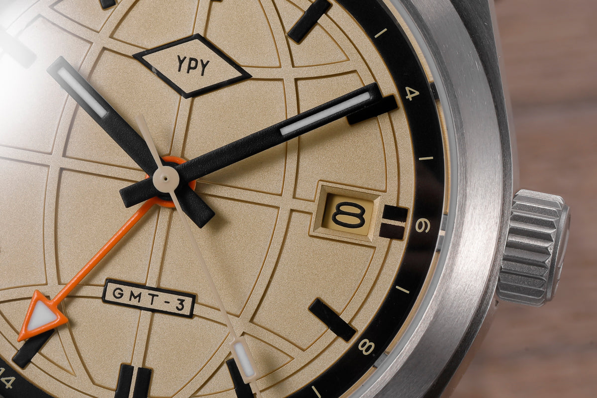 Relógio GMT-3 — foto de estúdio — E6A9580