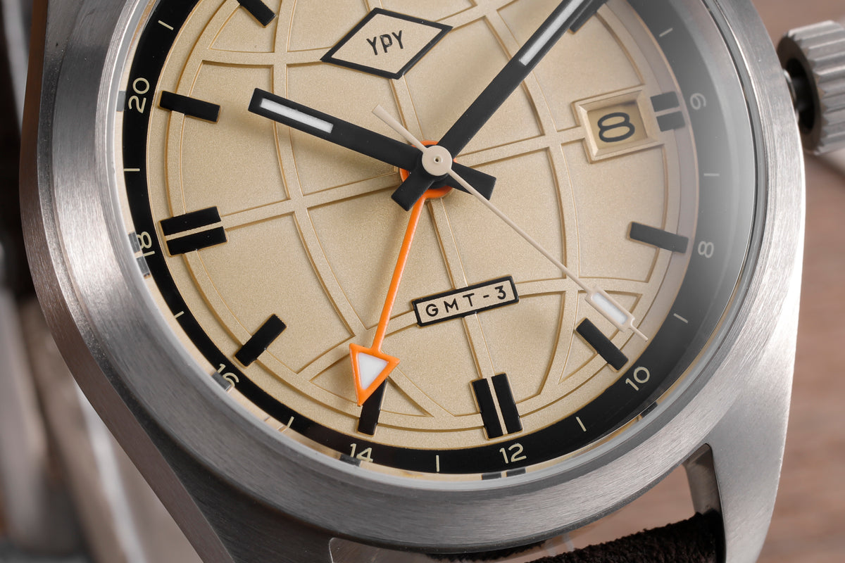 Relógio GMT-3 — foto de estúdio — E6A9591