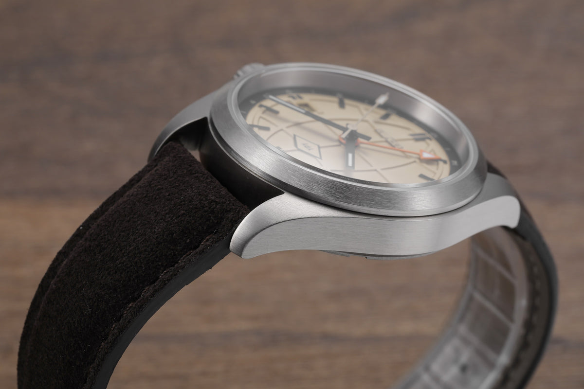 Relógio GMT-3 — foto de estúdio — E6A9599