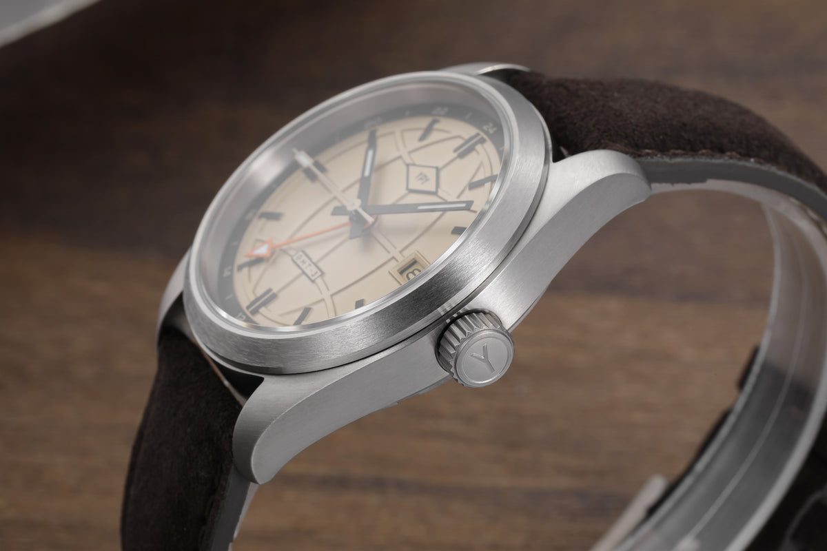 Relógio GMT-3 — foto de estúdio — E6A9616