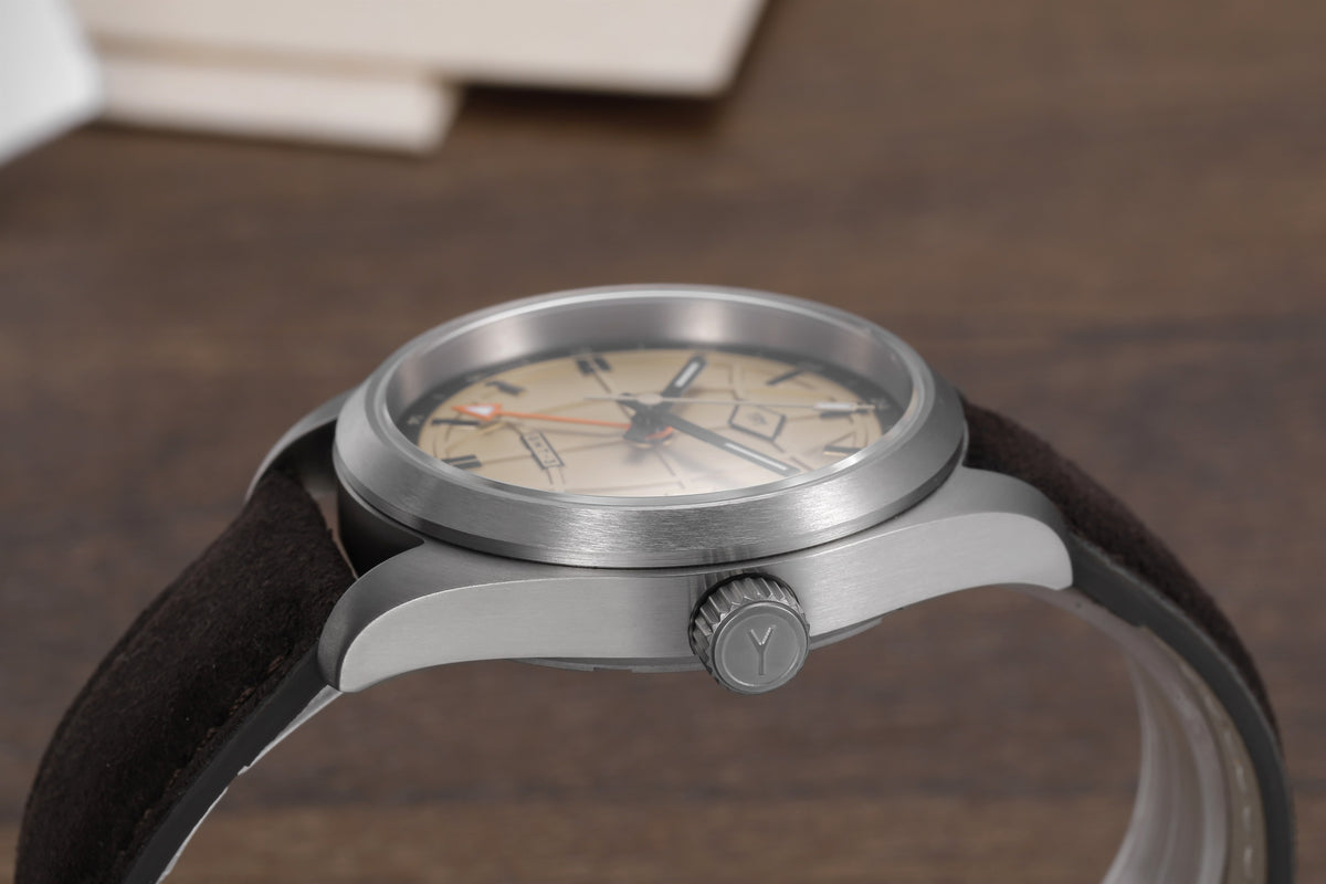 Relógio GMT-3 — foto de estúdio — E6A9618