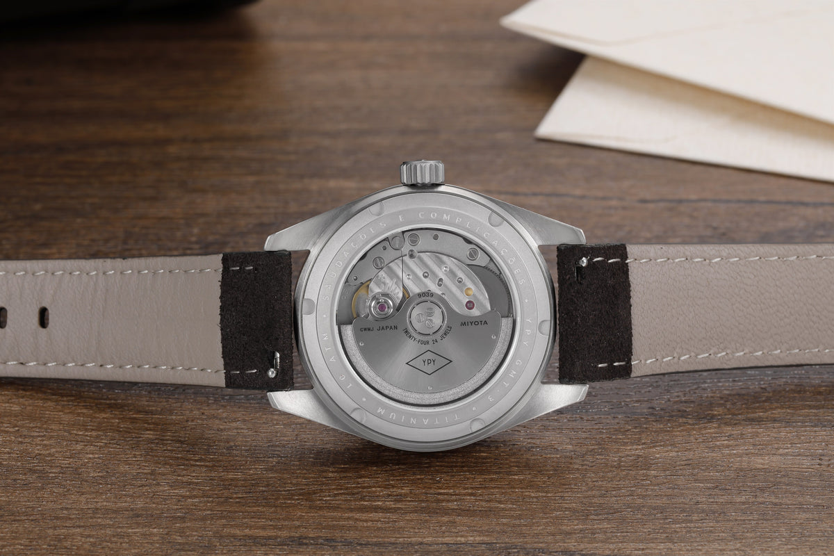 Relógio GMT-3 — foto de estúdio — E6A9621