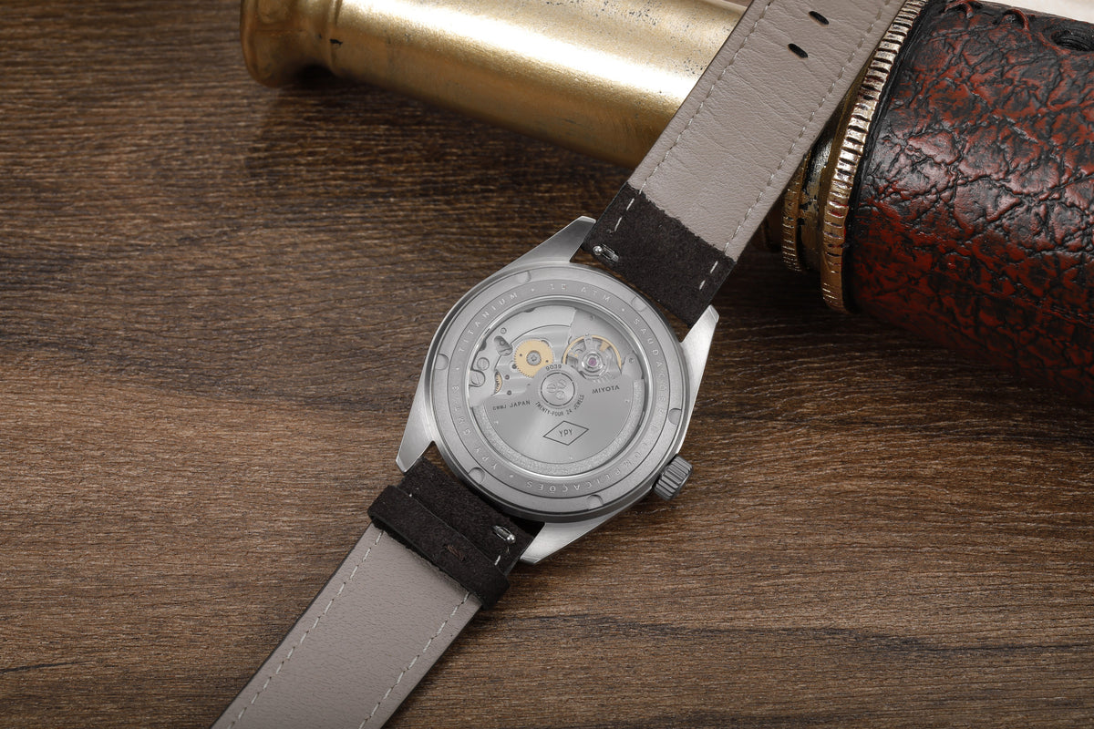 Relógio GMT-3 — foto de estúdio — E6A9625
